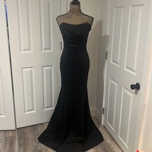 Beautiful strapless Windsor Dress size Small